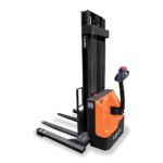 Logistec 1500/3600 Electric Straddle Stacker