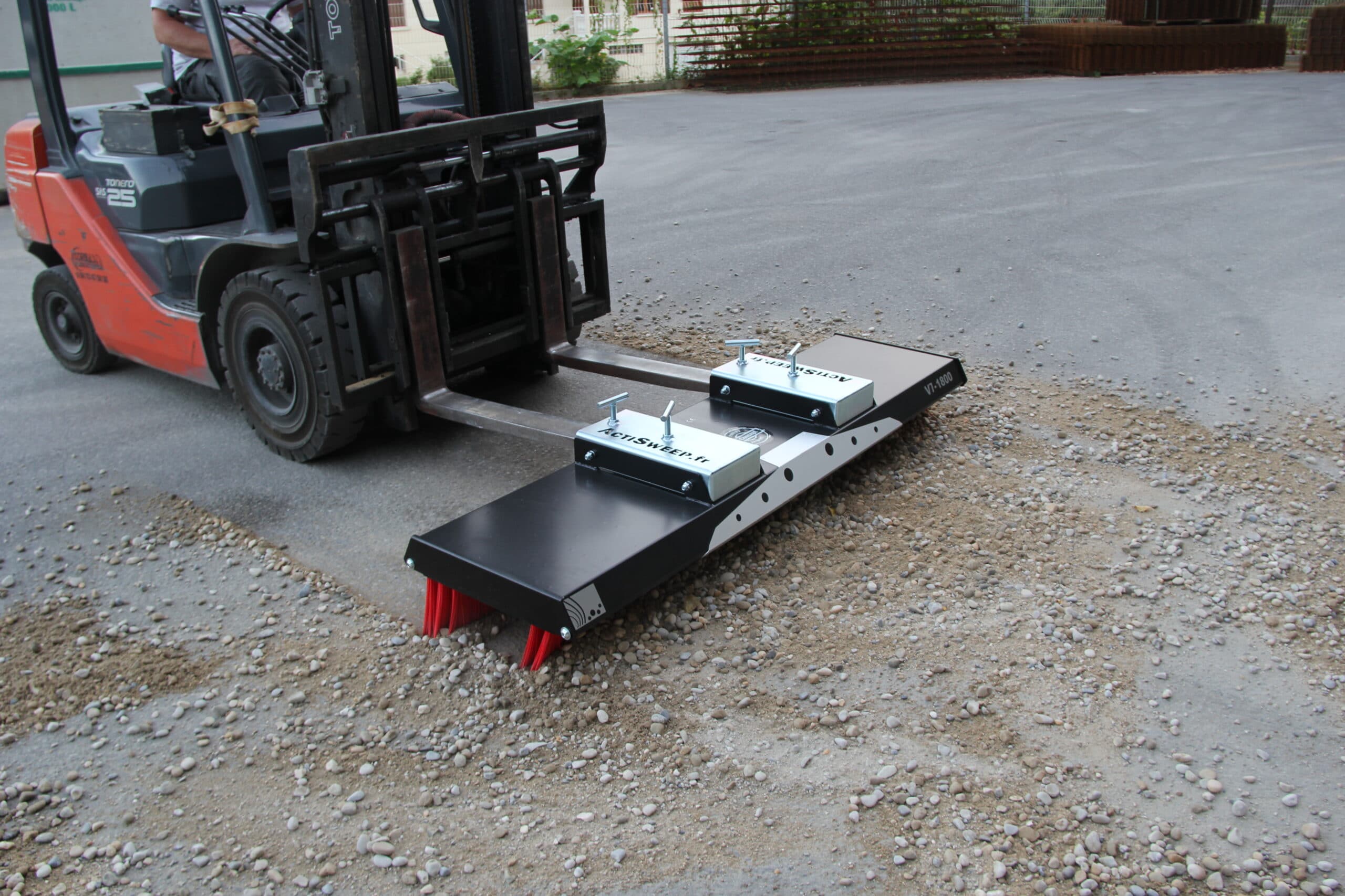 Heavy Duty Forklift Broom ActiSweep V7-1800’